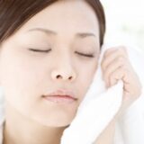 美肌・美容にうれしいのは天然水？それともピュアウォーター？