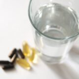 ミネラルウォーターと薬の飲み合わせとは？