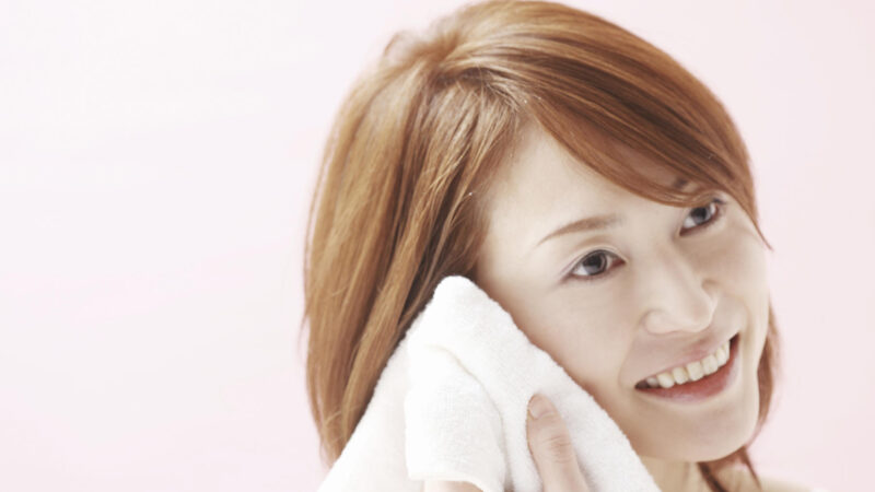 水素水で洗顔をするとニキビを改善できる?