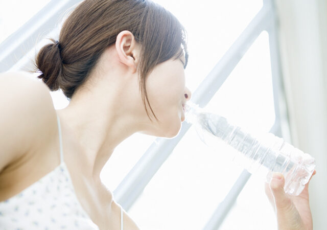 うつ病改善にも水分補給が大事？