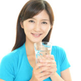 空腹時の水分補給は満腹時とは何がちがうの？