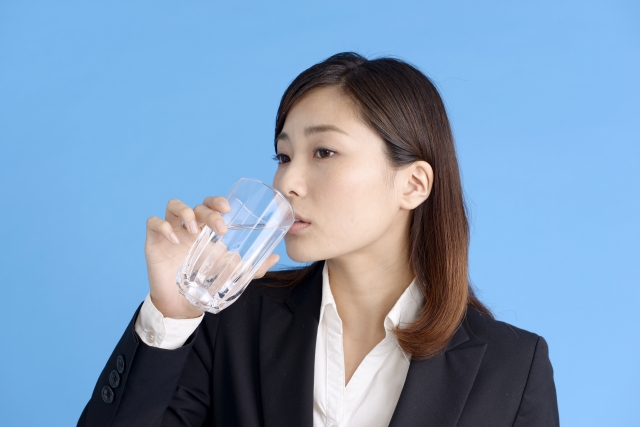 お水や野菜などで作るデトックスウォーターとは？