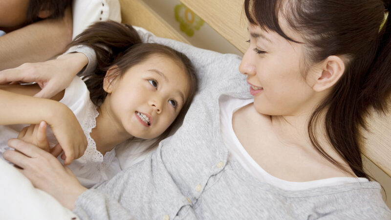 寝る前の水分補給は便秘解消に役立つ?