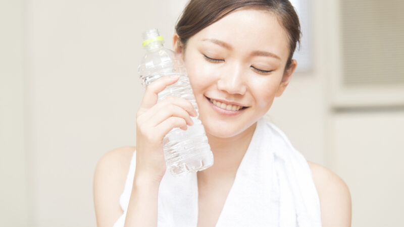 便秘には水分を大量に摂取した方がいいの?