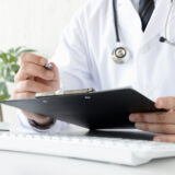 水分不足だとかゆみが生じるの？