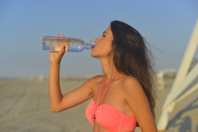 水分不足だからといって過剰摂取はデメリットがある？