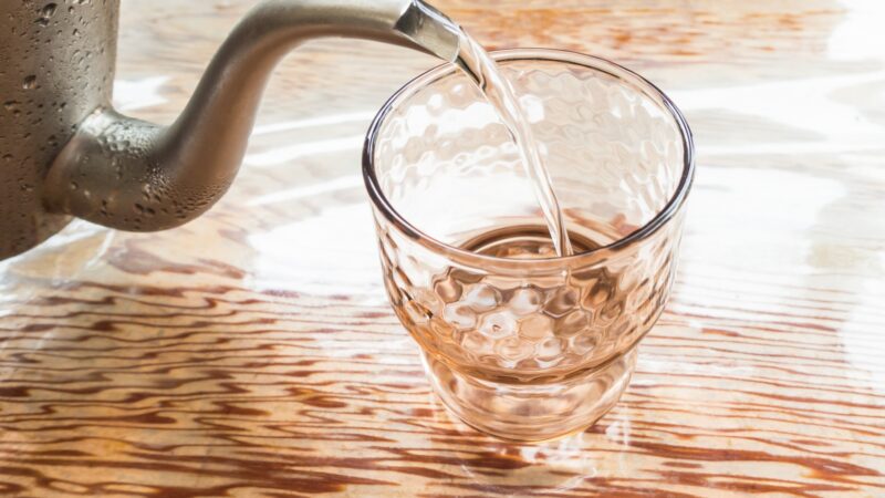 おりもののかたまりは水分不足が原因なの？