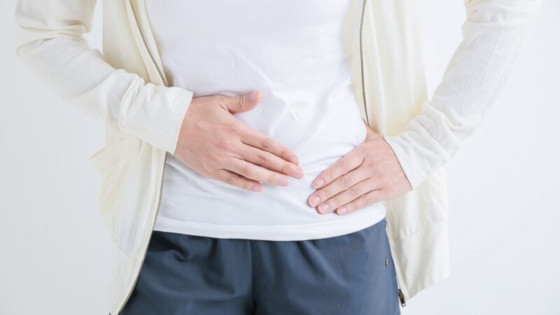 水分不足が胃もたれの原因になるの？