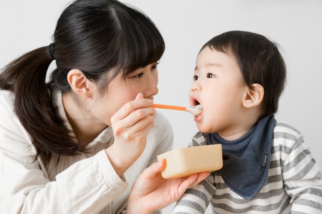 離乳食2回食はいつから?始め方・進め方・注意点を徹底解説