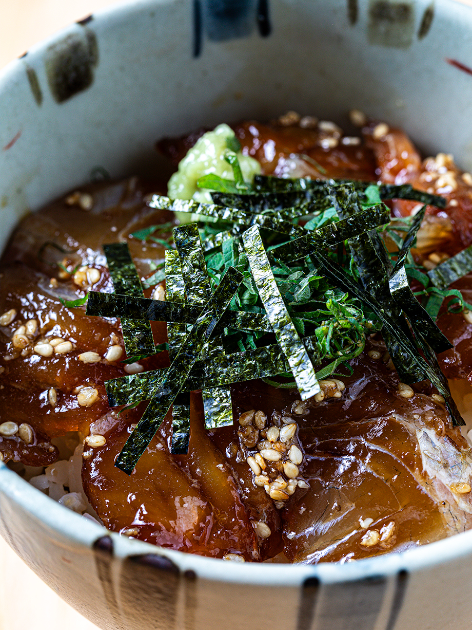 漬けるだけで絶品！真鯛の漬け丼