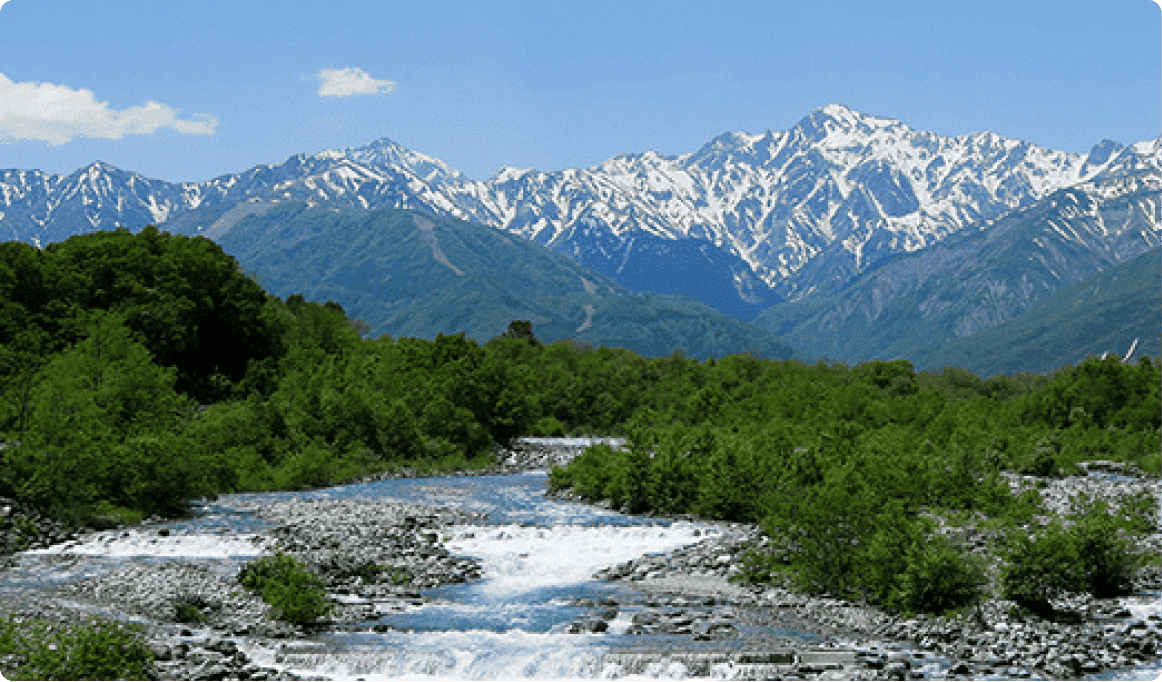 北アルプスの湧水が源水であることを示す